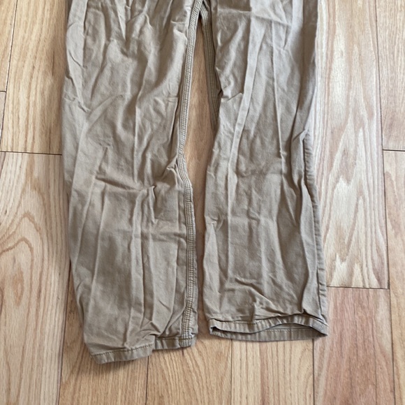 Charhartt relaxed fit pants.  35x34 - Picture 7 of 8